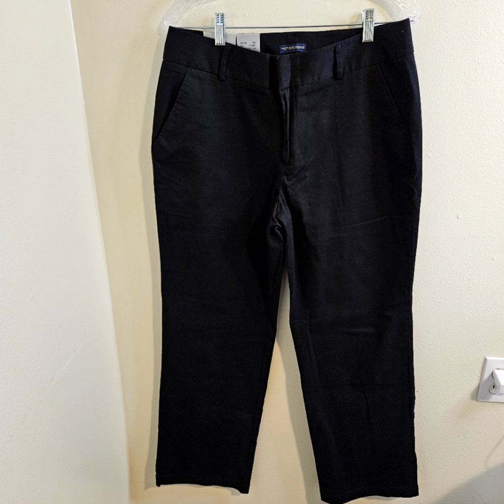 NWT Dockers Classic Black Pants Women's Size 12 Short